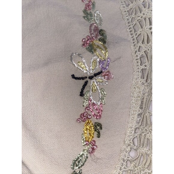 Doilies easter crochet Hand Embroidered Lace Floral Basket 25”Vintage Table - Picture 4 of 9